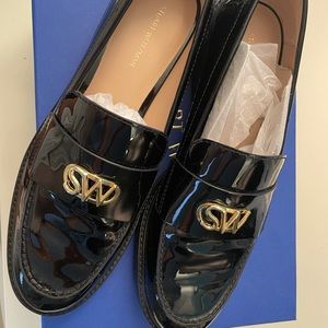 Never worn Stuart Weitzman Yorke Loafer size 10